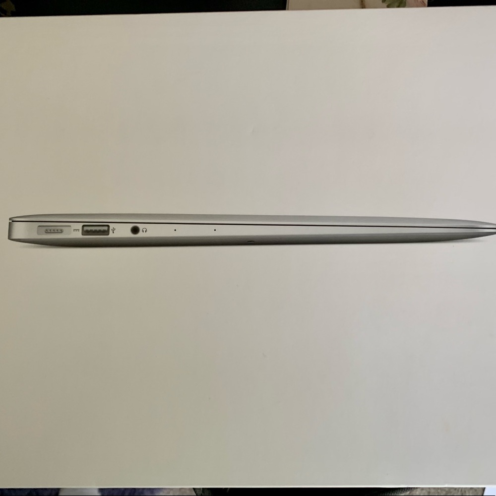 SOLD SOLD MacBook Air